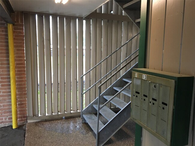 Building Photo - 7323 Lindencrest St