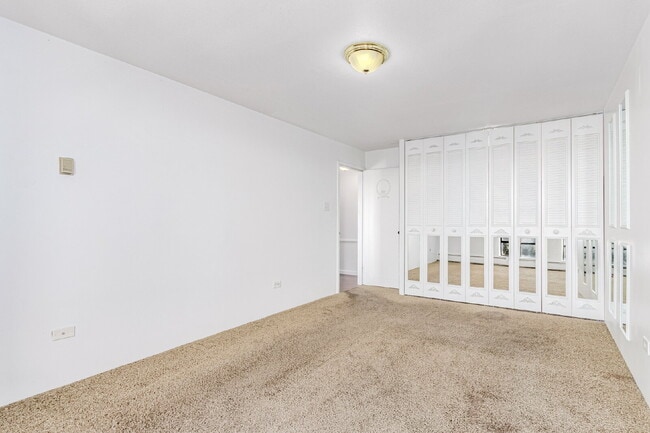 Building Photo - Three Bed / Two bath at Cherry Creek at the Polo Club Condominiums