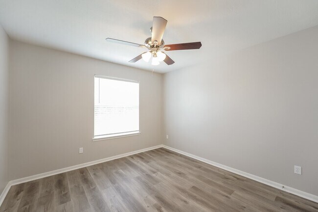 Building Photo - 2614 Elder Park Ct