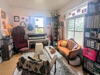 Building Photo - 1802 W 3rd St