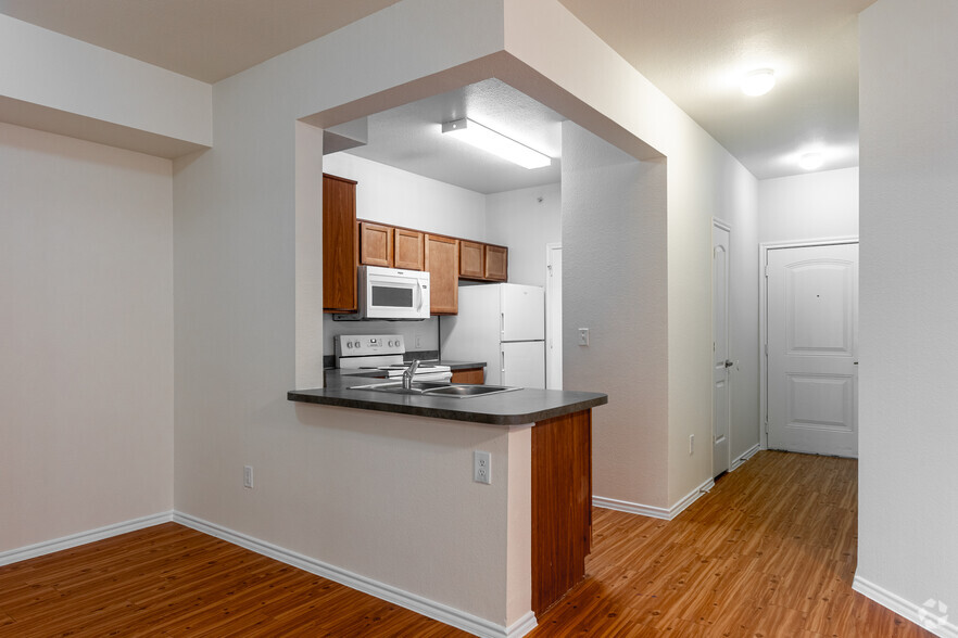 The Colorado - 1,218SF - The Royse at Parker Boulevard Apartments