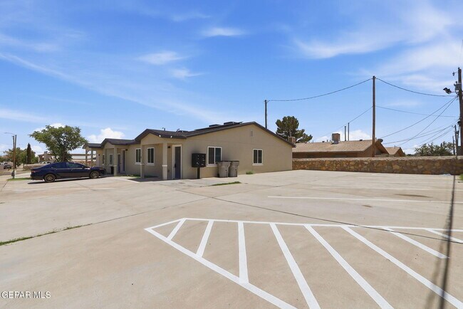 Building Photo - 8761 Lawson St