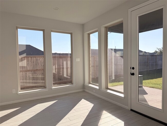 Building Photo - 10503 Shining Dawn Wy