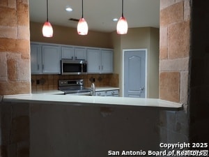 Building Photo - 1122 Persian Garden