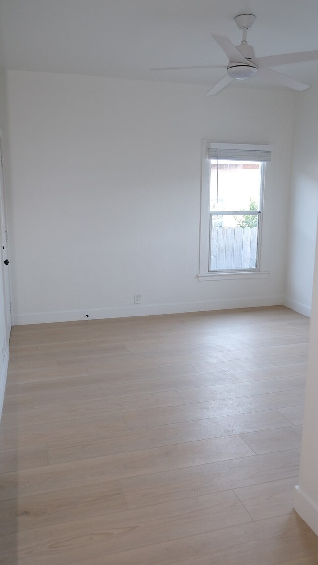 Building Photo - 509 Coronel Pl