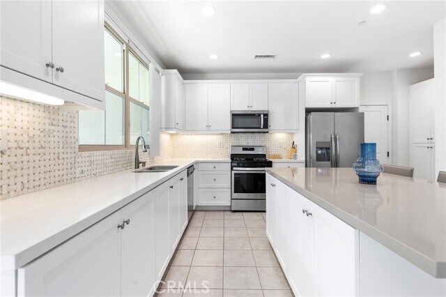 Building Photo - 117 Henson