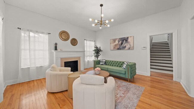 Building Photo - 307 W Haya St