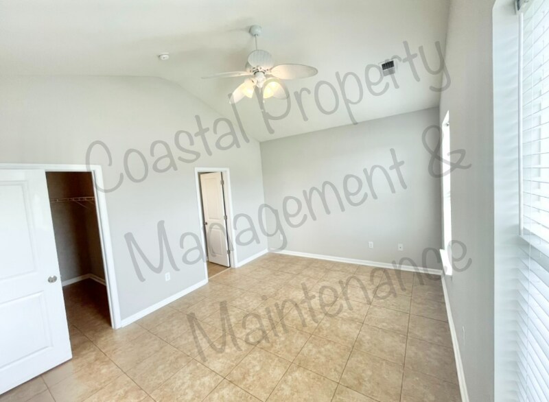 Building Photo - 135 Carolina Oaks Dr