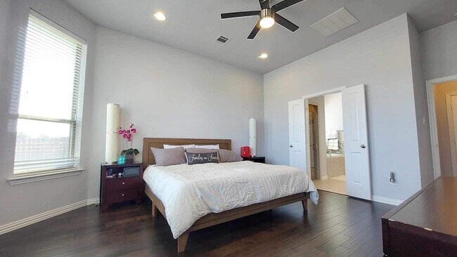 Building Photo - 8421 Snow Egret Way