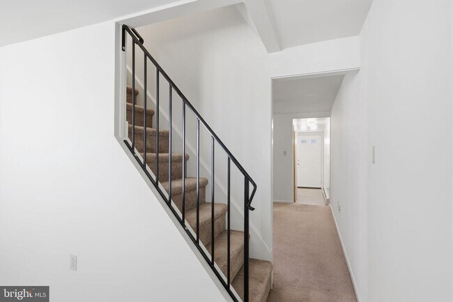 Building Photo - 2-8 Corliss Ave