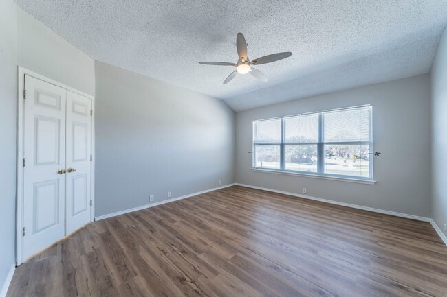 Building Photo - 1130 Wake Forest Dr