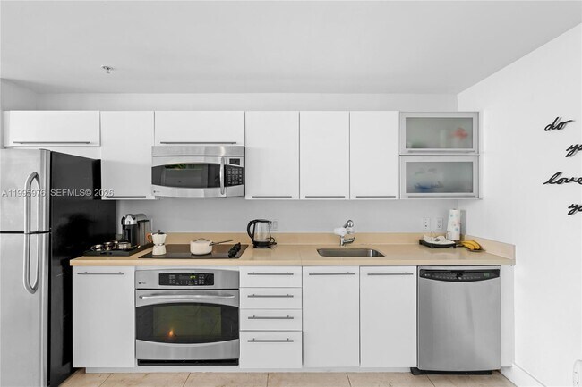 Building Photo - 90 SW 3rd St