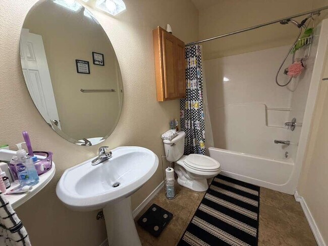 Building Photo - 1529 Bentley Cir