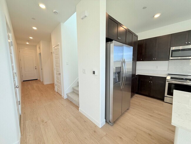 Building Photo - 10370 Bayson Wy