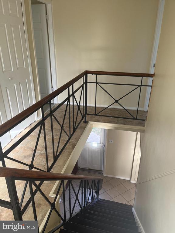 Building Photo - 42 Genesee Ln