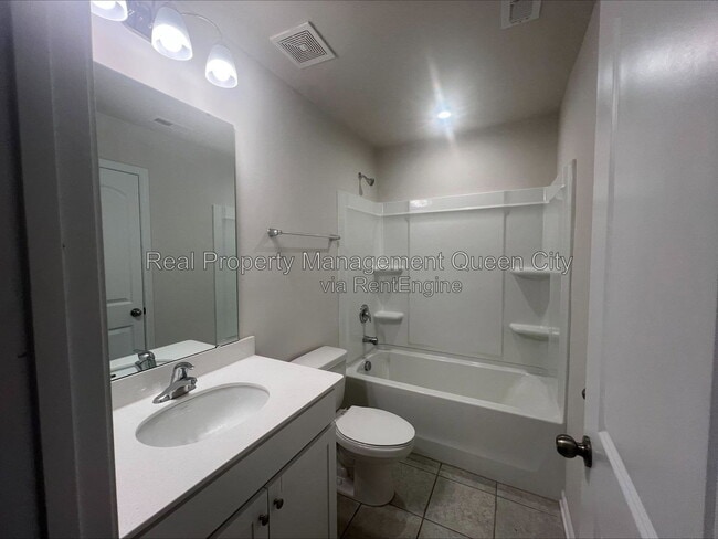 Building Photo - 2407 Lazette Dr