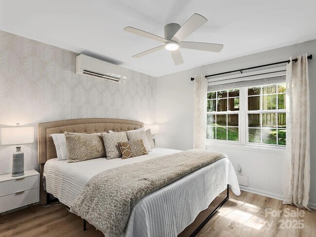 Building Photo - 15 Lawterdale Rd