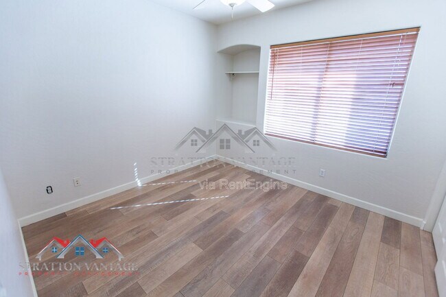 Building Photo - 14616 W Windward Ave