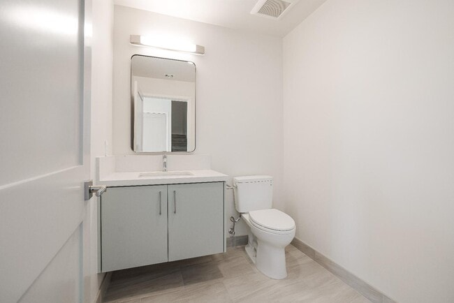 Building Photo - 3308 Mentone Ave