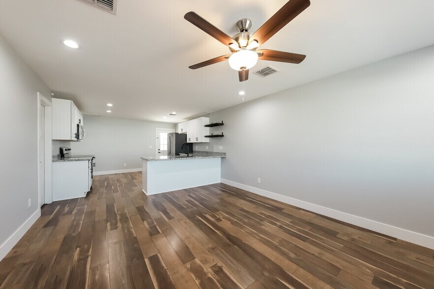 Building Photo - 4653 S 38th Dr