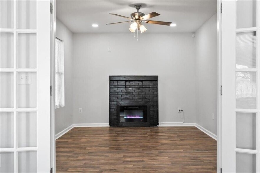 Building Photo - 1583 KENDALE