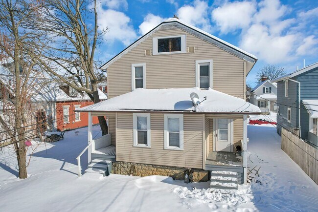 Building Photo - 775-777-777 S 17th St