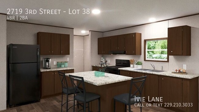 Building Photo - 2719 3rd St