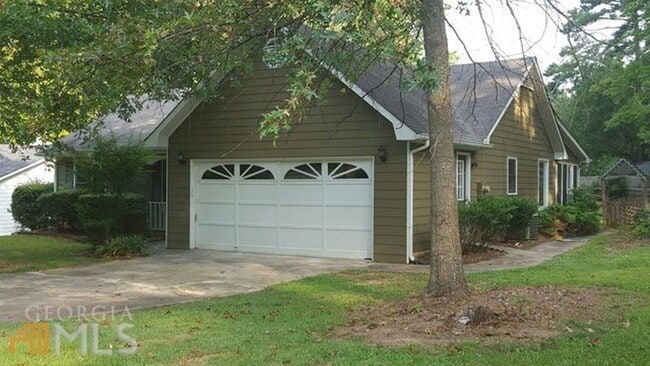 Building Photo - 208 Ruskin Rd