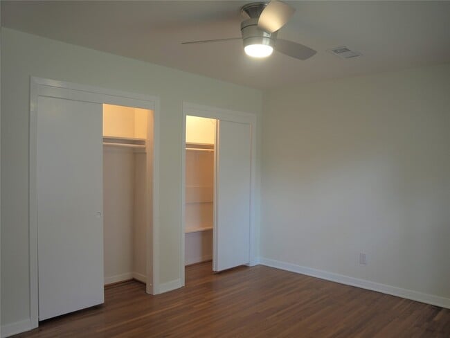 Building Photo - 10319 Raritan Dr