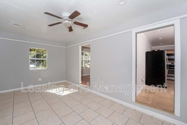 Building Photo - 1737 Bozo Ln