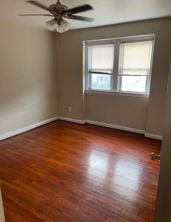 Building Photo - 2513 Colebrooke Dr