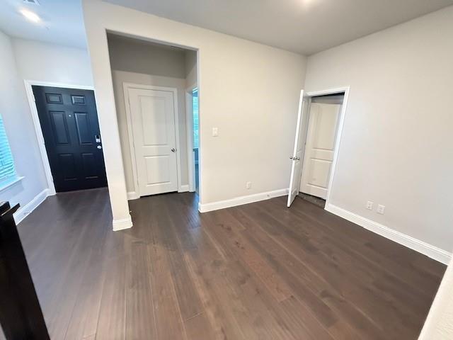Building Photo - 305 Blackthorne Dr