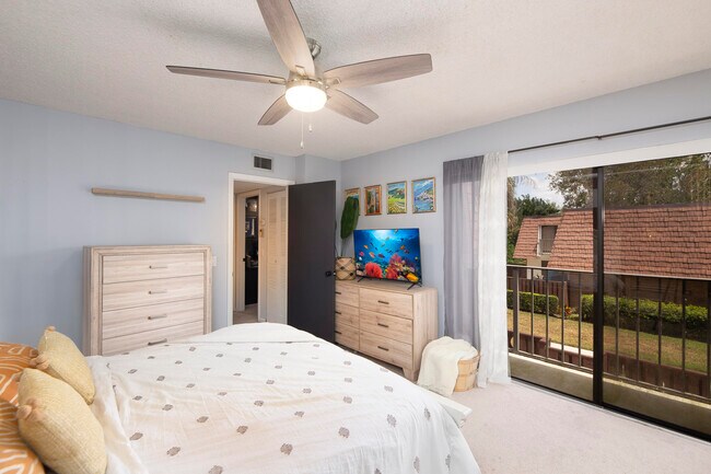Building Photo - 2980 SW Sunset Trace Cir
