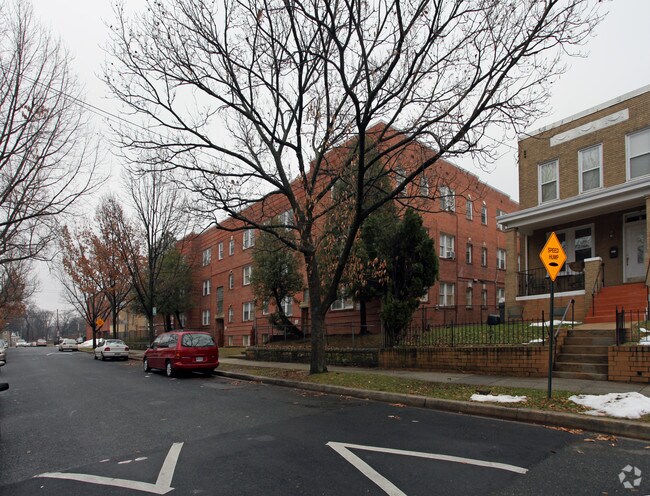 Building Photo - 343-351 Raleigh St SE