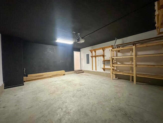 Building Photo - 733 Widgeon Wy