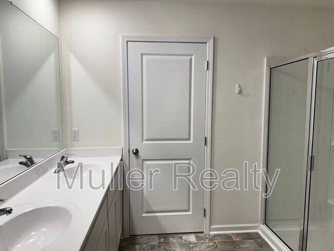 Building Photo - 6048 Bayonet Ln