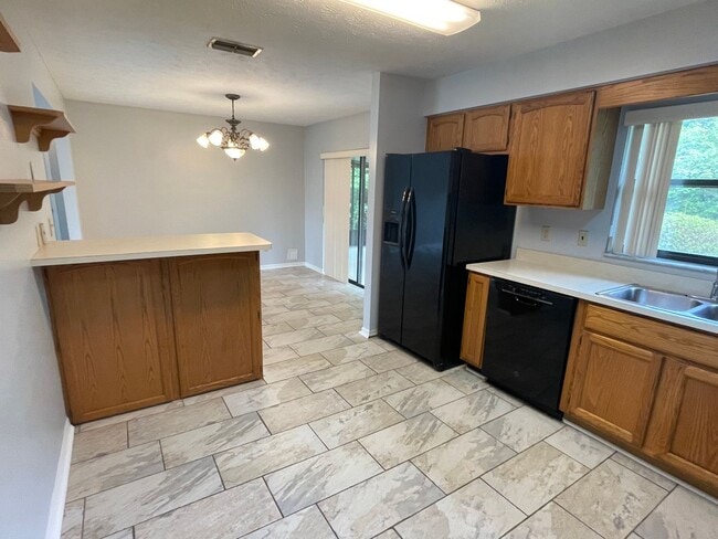 Building Photo - 3/2 Home in Belleview