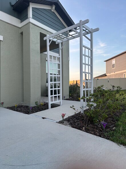 Building Photo - 32309 Wishing Haven Dr