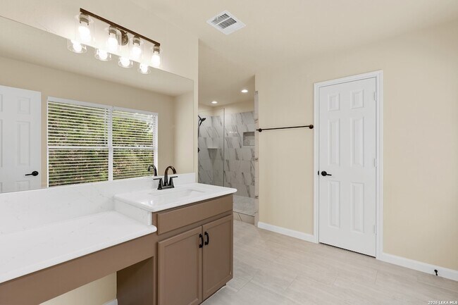 Building Photo - 10802 Winter Creek