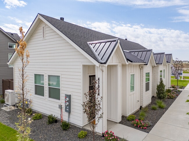 Primary Photo - 4113 Hill Ln