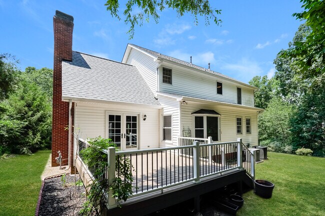 Building Photo - 213 Worthland Ct