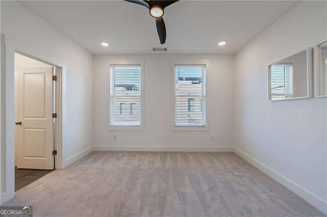 Building Photo - 1032 Robert Smalls Wy