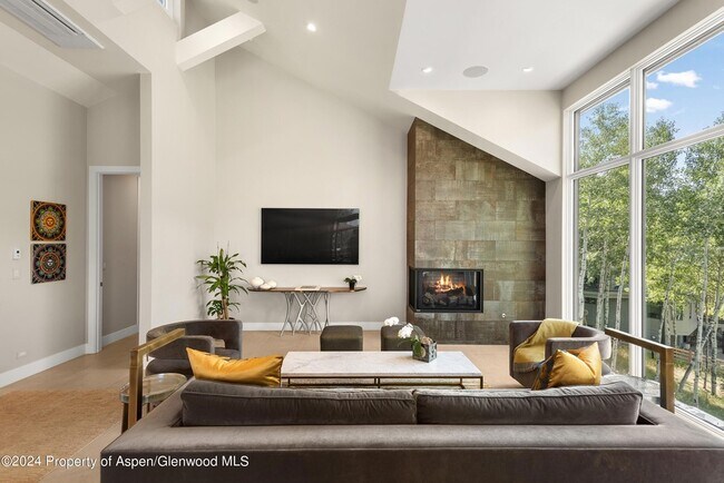 Building Photo - 552 Mountain Laurel Dr