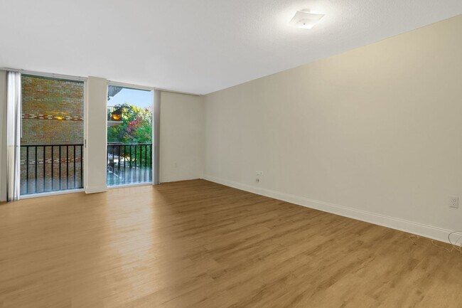 Building Photo - Studio Condo with all utilities included for rent!