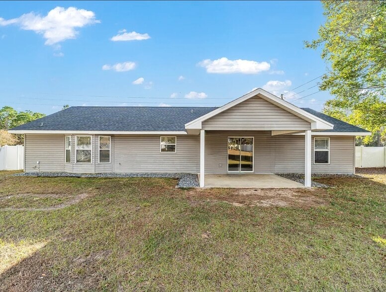 Building Photo - 6930 Bahia Rd