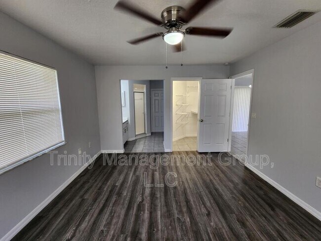 Building Photo - 12095 Elgin Blvd