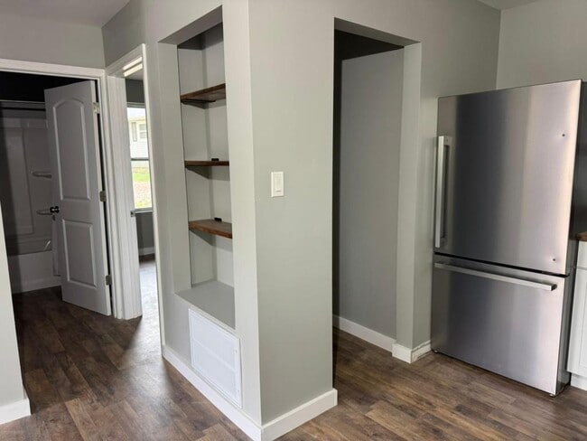 Building Photo - 220 Fisk Ave