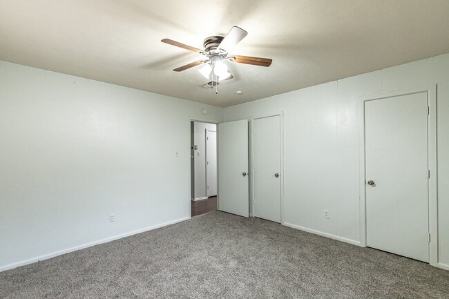 Building Photo - Charming 3 bedroom 2 bathroom