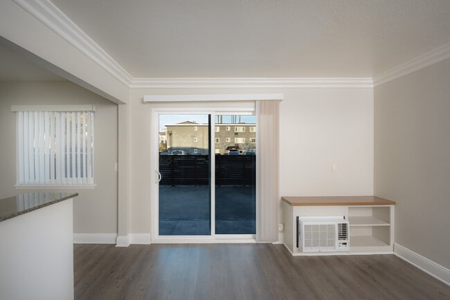 Palms #A-2 living4 - Palms at the Pruneyard