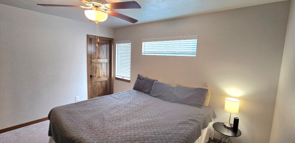 Master bedroom - 6125 S Alki Pl